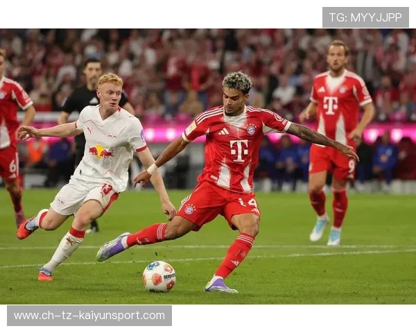 德甲中前场紧凑配合提升进攻流畅度，德甲中前卫