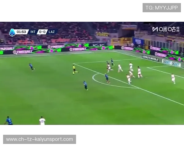 劳塔罗禁区内抗住两名后卫完成倒挂金钩,国际米兰1比0领先拉齐奥 劳塔罗禁区内抗住两名后卫完成倒挂金钩,国际米兰1比0领先拉齐奥