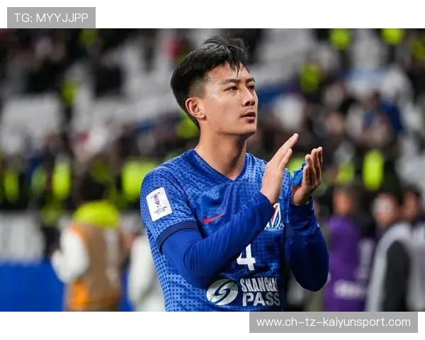 蒋圣龙完成个人第100场职业比赛，获上海申花官方颁发纪念衫